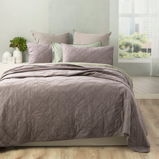 Queen/King Renee Taylor Attwood Stone Washed Cotton Quilted Coverlet Set- Charcoal